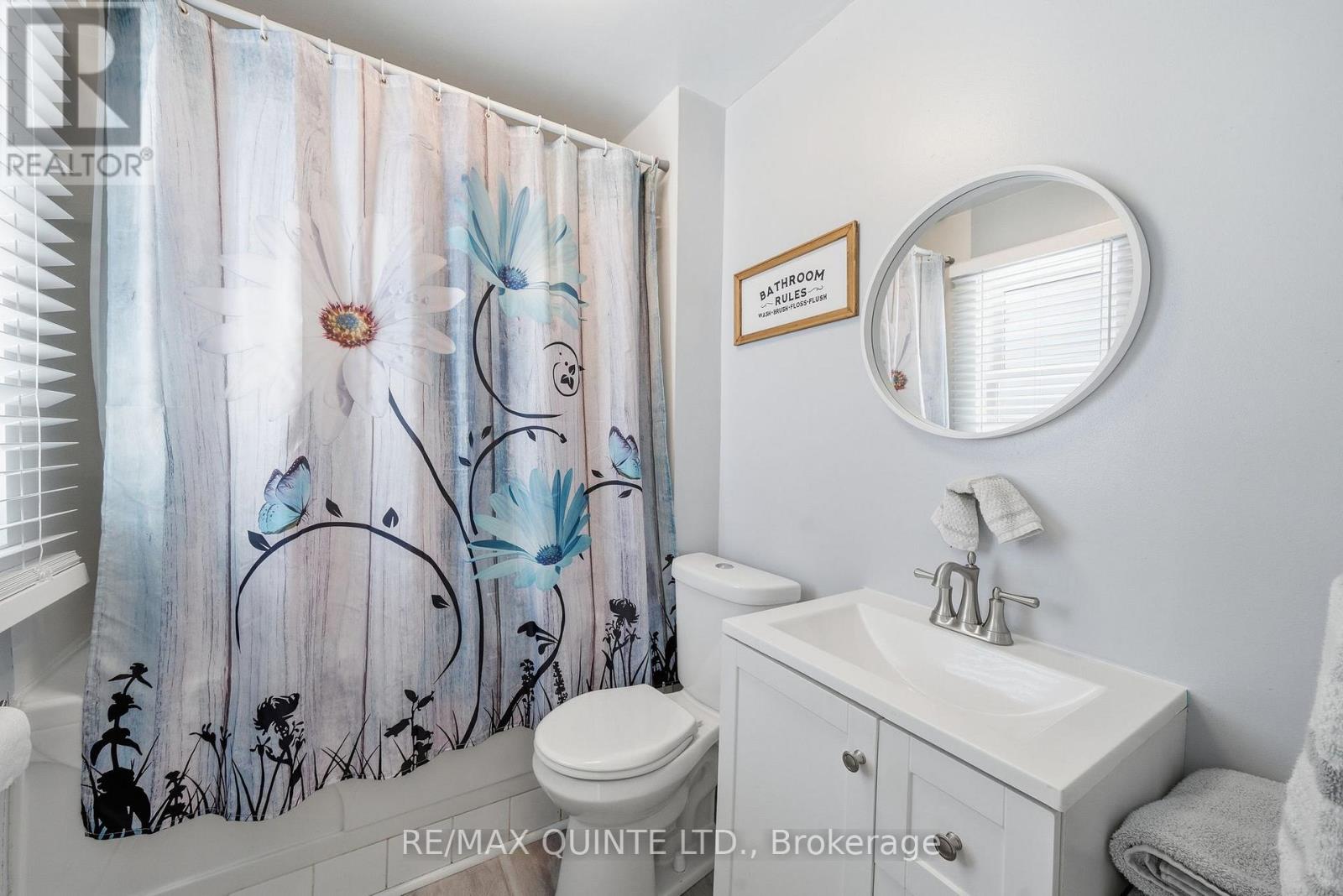 35 Kerr Crescent, Quinte West, Ontario  K8V 2W2 - Photo 17 - X12730234