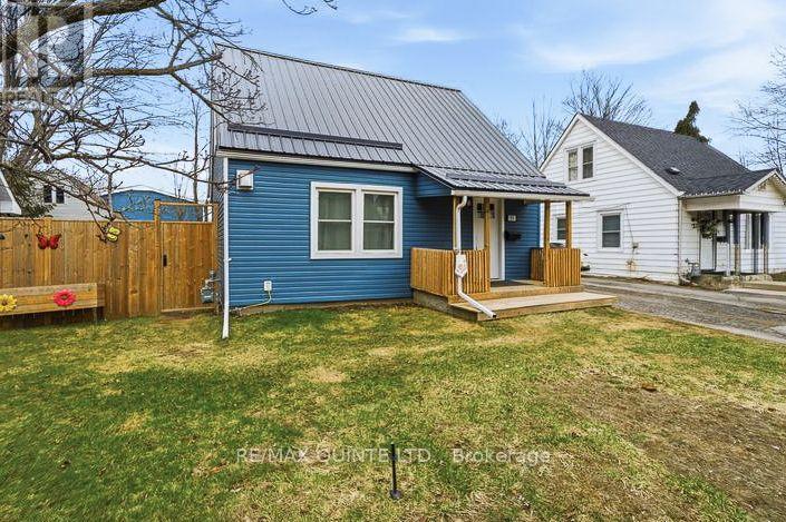 35 Kerr Crescent, Quinte West, Ontario  K8V 2W2 - Photo 3 - X12730234