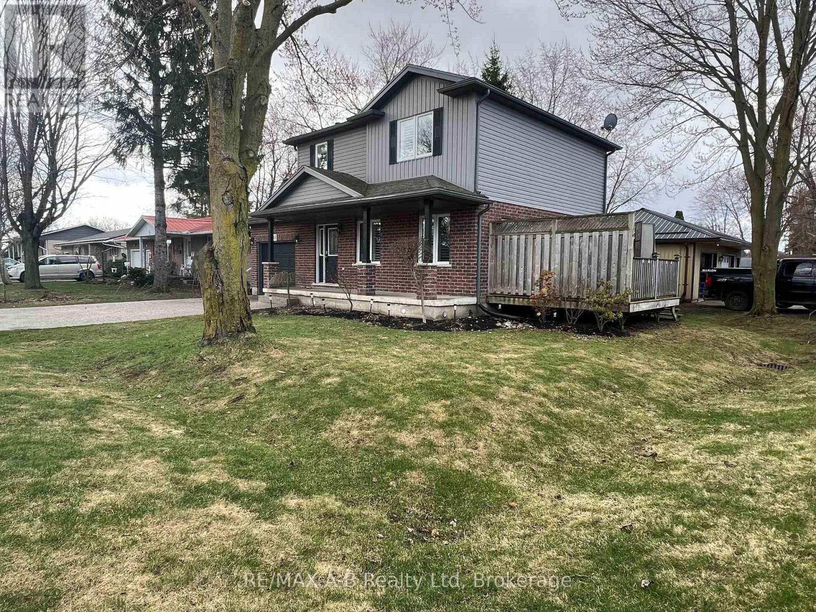 48 Wellington Street, East Zorra-Tavistock, Ontario  N0B 2R0 - Photo 5 - X12547948