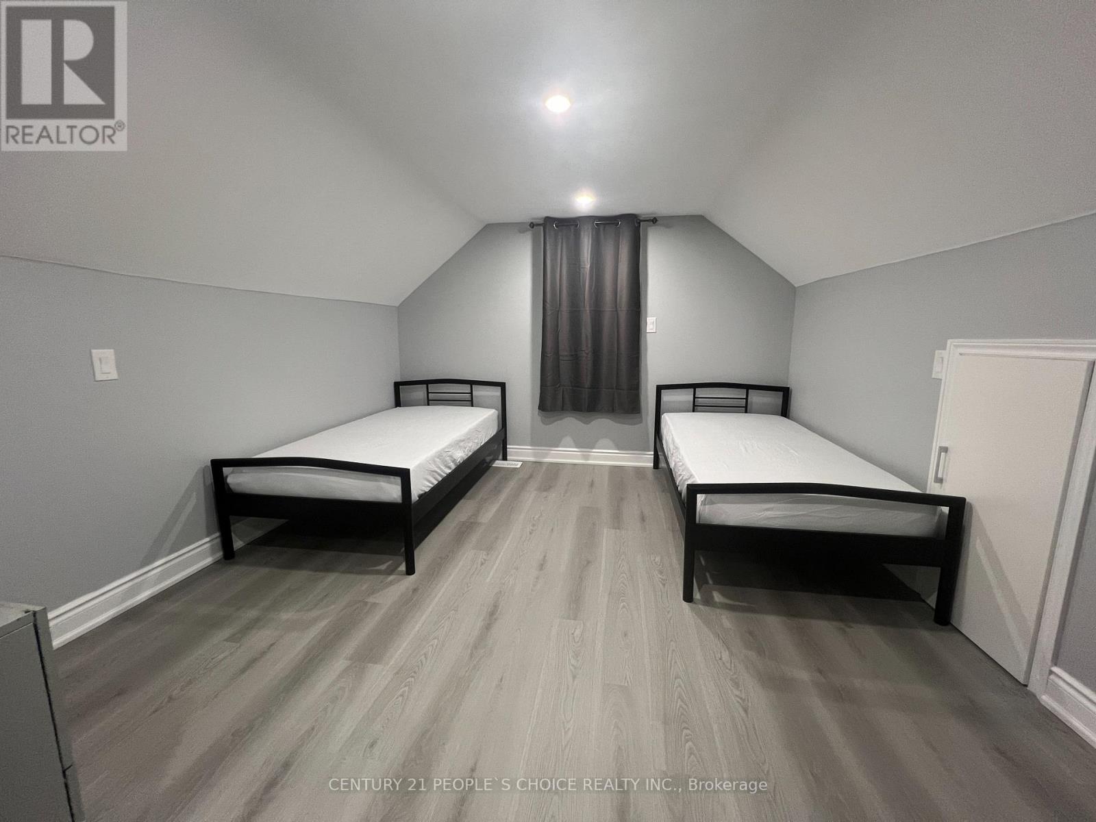 5640 Buchanan Avenue, Niagara Falls, Ontario  L2G 3V1 - Photo 12 - X12984486