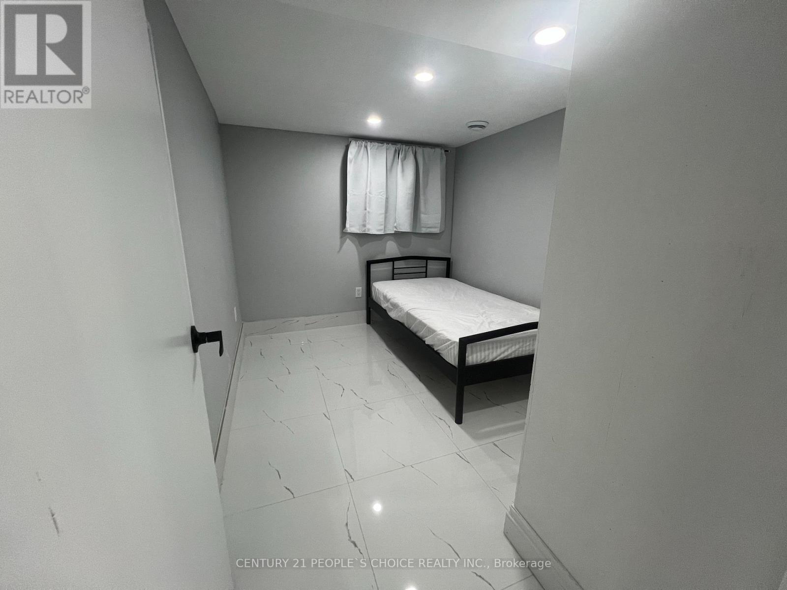 5640 Buchanan Avenue, Niagara Falls, Ontario  L2G 3V1 - Photo 14 - X12984486