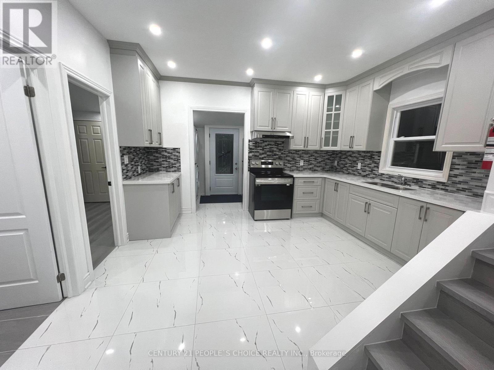 5640 Buchanan Avenue, Niagara Falls, Ontario  L2G 3V1 - Photo 4 - X12984486