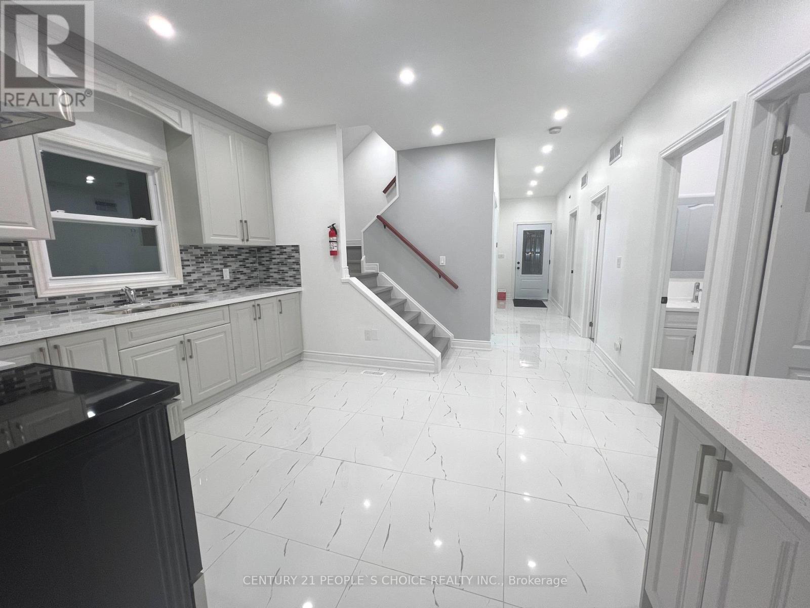 5640 Buchanan Avenue, Niagara Falls, Ontario  L2G 3V1 - Photo 5 - X12984486