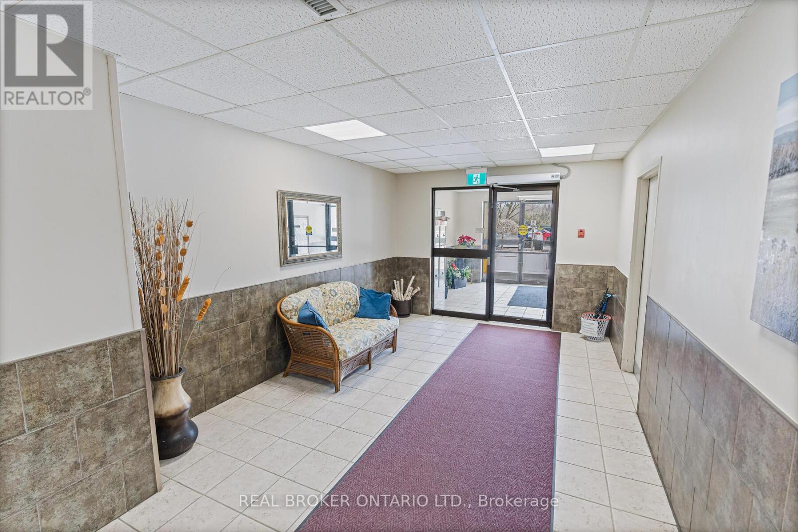 606 - 358 Waterloo Avenue, Guelph, Ontario N1H 7Y3 - Photo 2 - X12984654