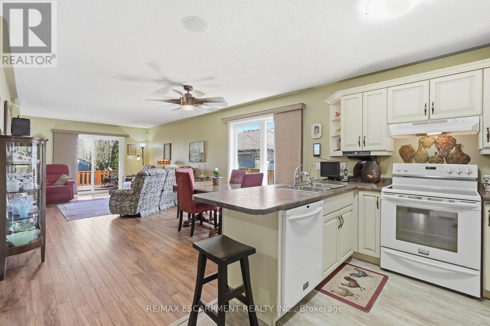 802 Main Street, Norfolk (Port Dover), Ontario  N0A 1N0 - Photo 6 - X12984730