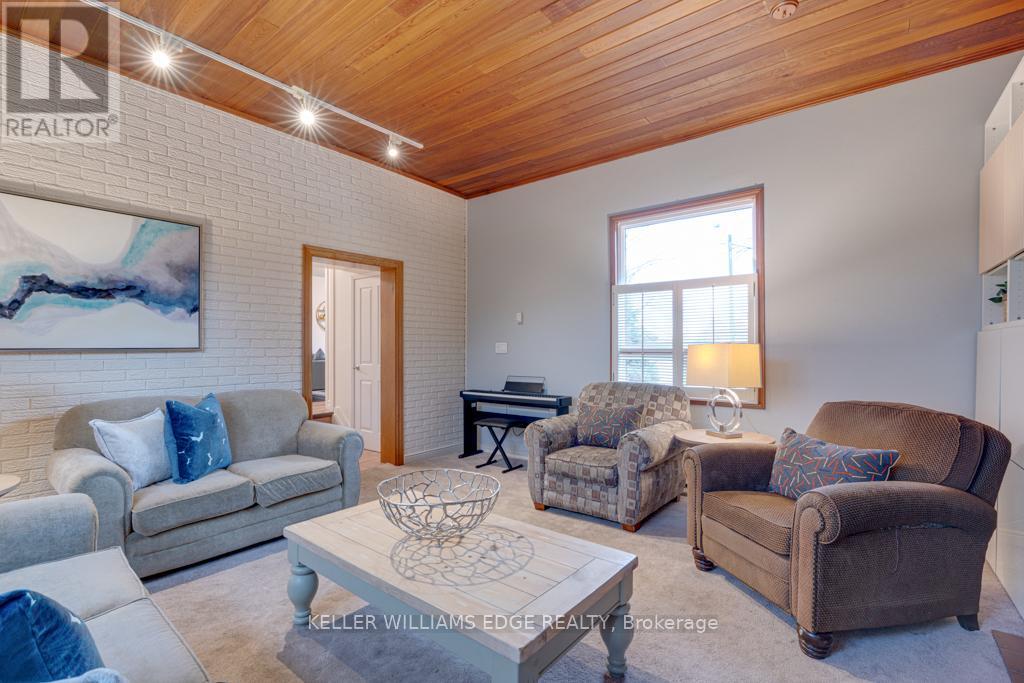 24 Bentley Place, Hamilton, Ontario  L9C 2R4 - Photo 12 - X12984740