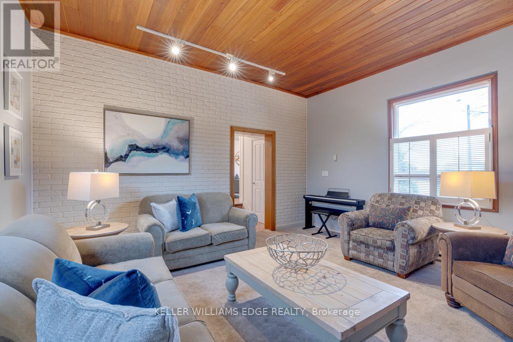 24 Bentley Place, Hamilton, Ontario  L9C 2R4 - Photo 13 - X12984740