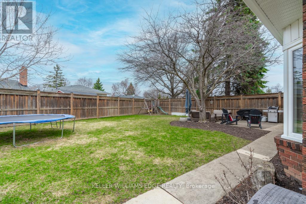 24 Bentley Place, Hamilton, Ontario  L9C 2R4 - Photo 19 - X12984740