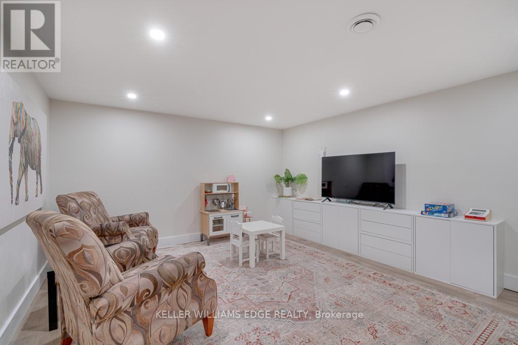 24 Bentley Place, Hamilton, Ontario  L9C 2R4 - Photo 30 - X12984740