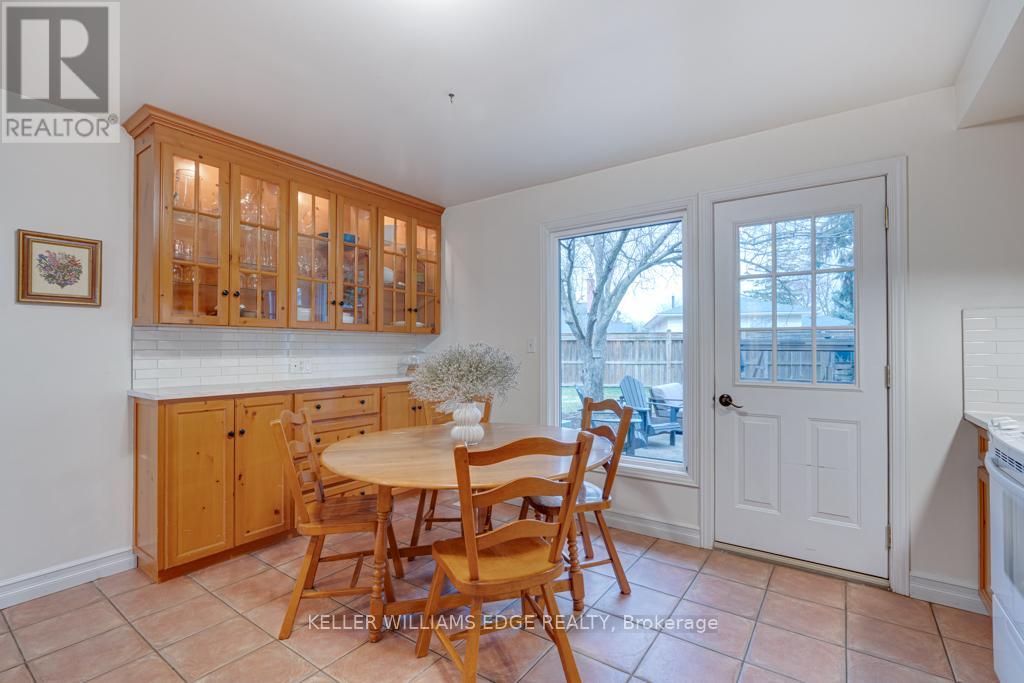 24 Bentley Place, Hamilton, Ontario  L9C 2R4 - Photo 7 - X12984740