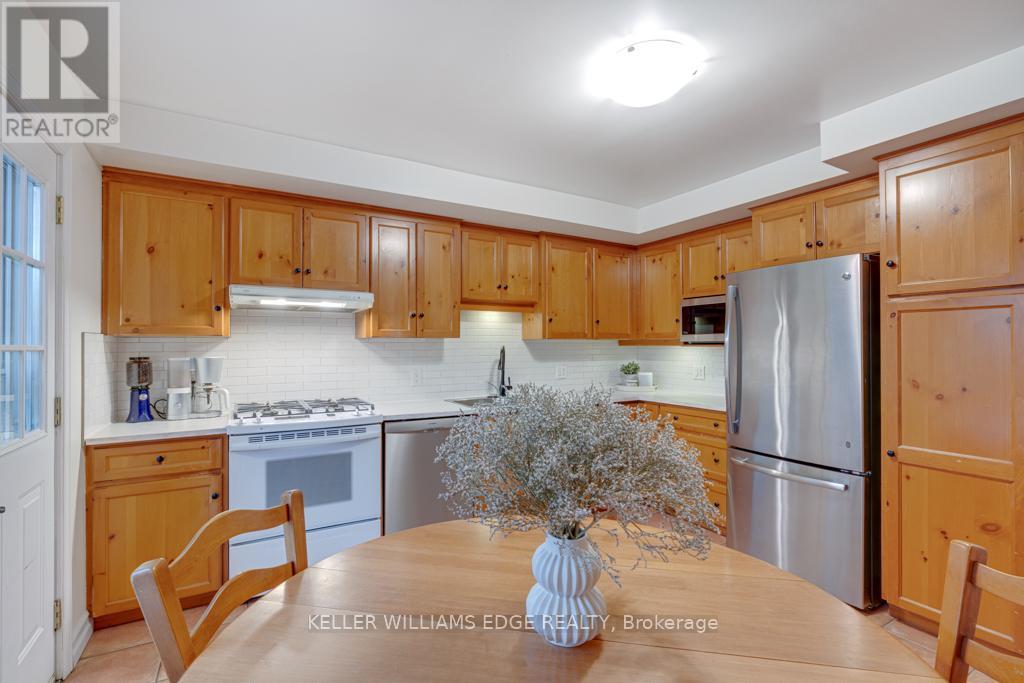 24 Bentley Place, Hamilton, Ontario  L9C 2R4 - Photo 9 - X12984740