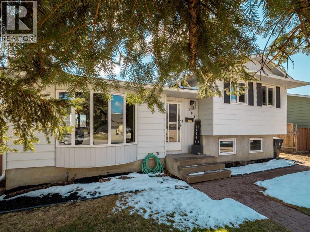 162 Purdue Court W, Lethbridge, Alberta  T1k 4S2 - Photo 2 - A2300546