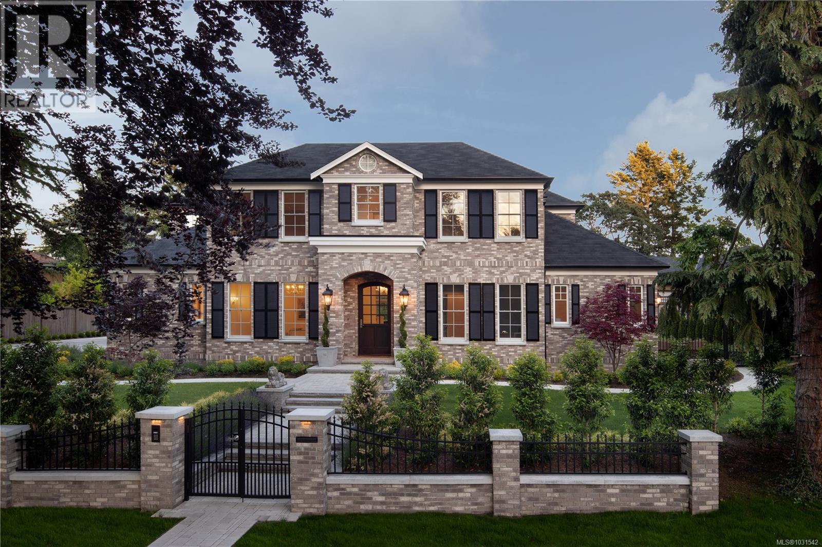 3085 Southdowne Rd, Oak Bay, British Columbia  V8R 6H3 - Photo 1 - 1031542