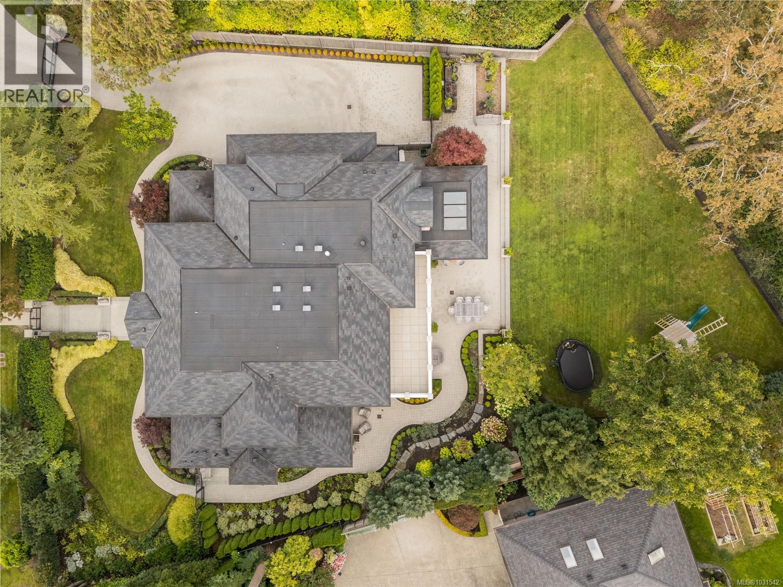 3085 Southdowne Rd, Oak Bay, British Columbia  V8R 6H3 - Photo 58 - 1031542