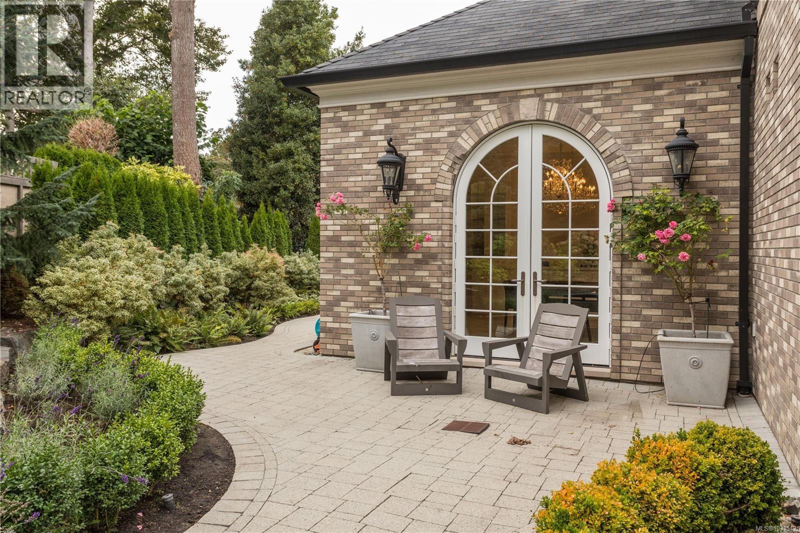 3085 Southdowne Rd, Oak Bay, British Columbia  V8R 6H3 - Photo 51 - 1031542