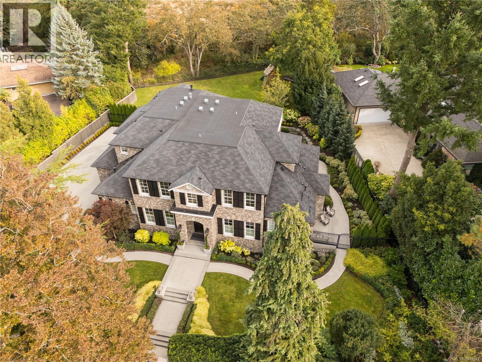 3085 Southdowne Rd, Oak Bay, British Columbia  V8R 6H3 - Photo 60 - 1031542