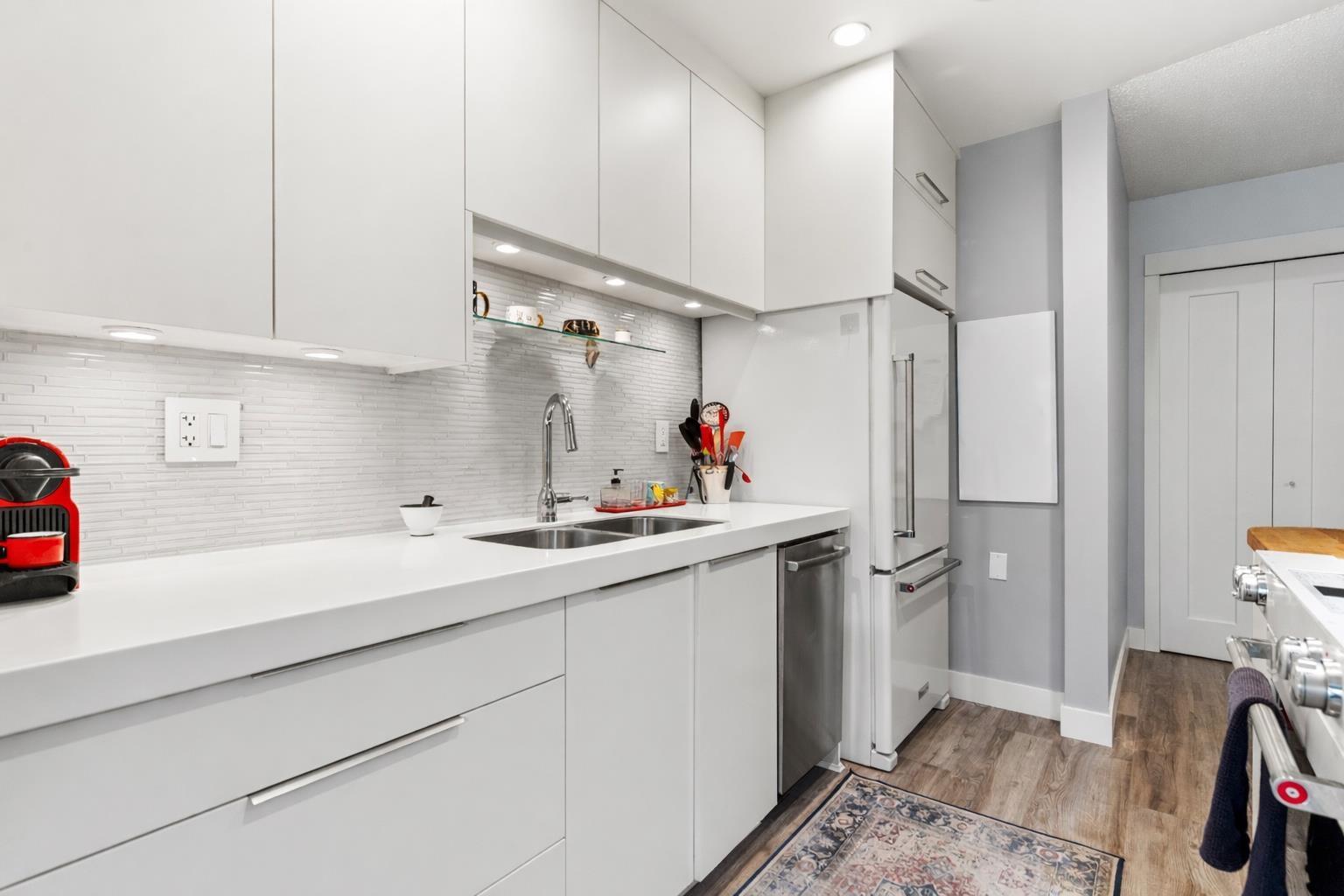 303 1322 Martin Street, White Rock, British Columbia  V4B 3W5 - Photo 13 - R3108796