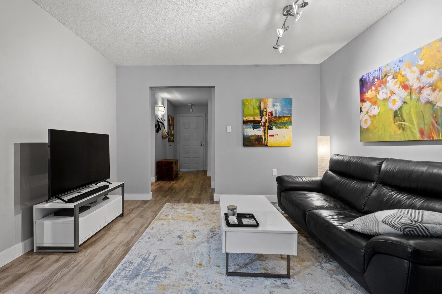 303 1322 Martin Street, White Rock, British Columbia  V4B 3W5 - Photo 8 - R3108796