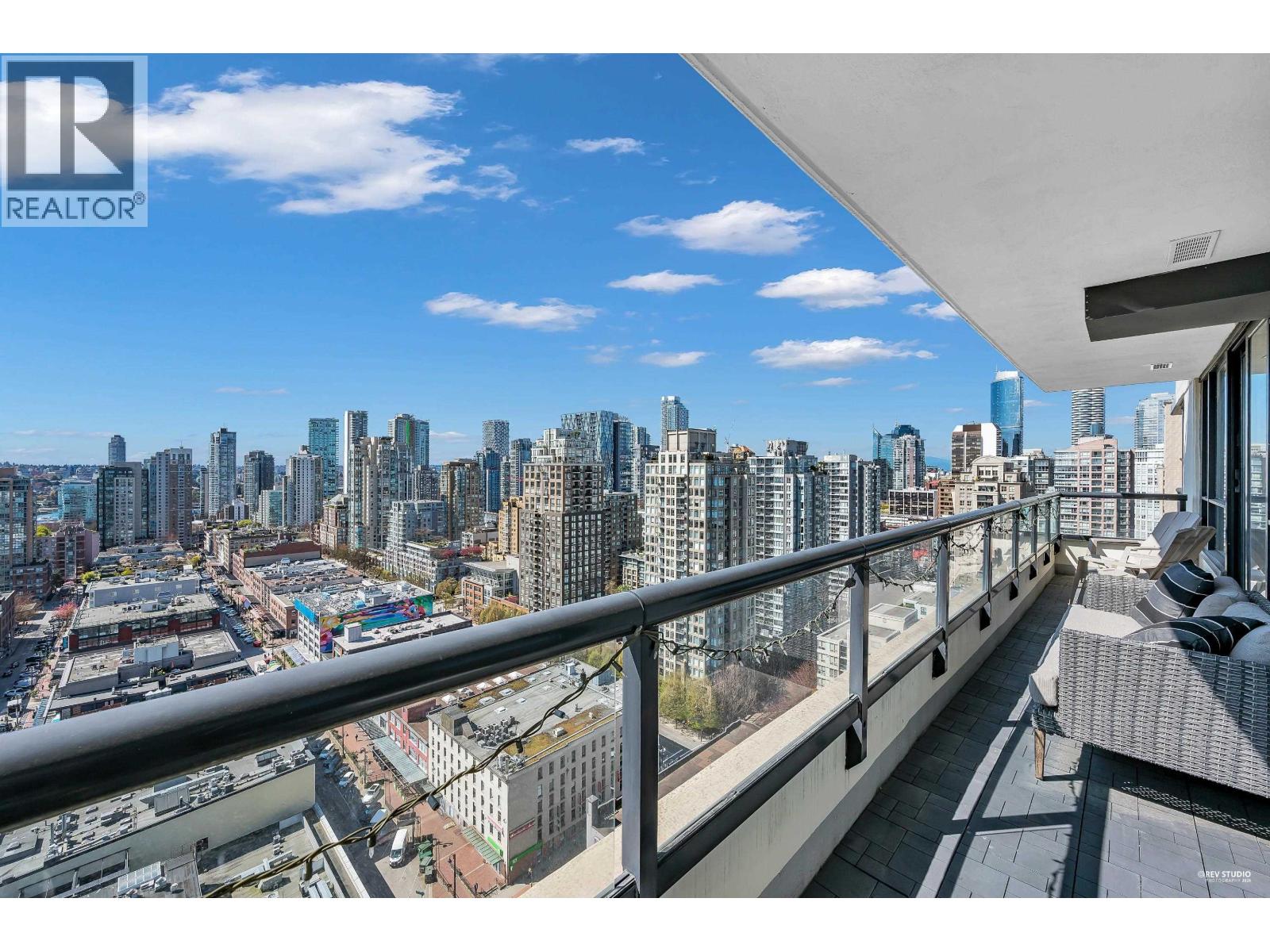 2608 977 Mainland Street, Vancouver, British Columbia  V6B 1T2 - Photo 2 - R3108867