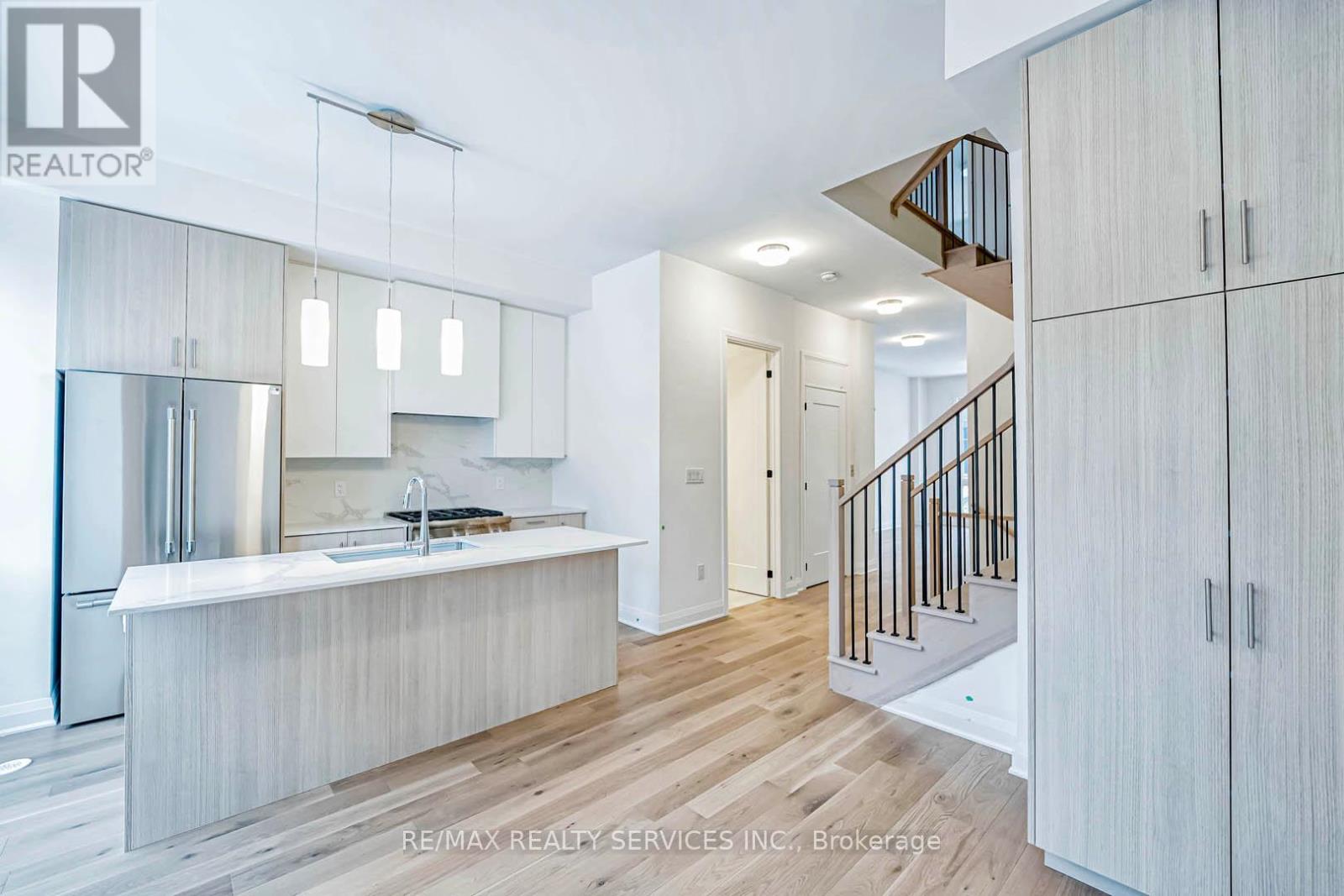 35 Alton Crescent, Vaughan, Ontario  L6S 3E7 - Photo 14 - N12973122