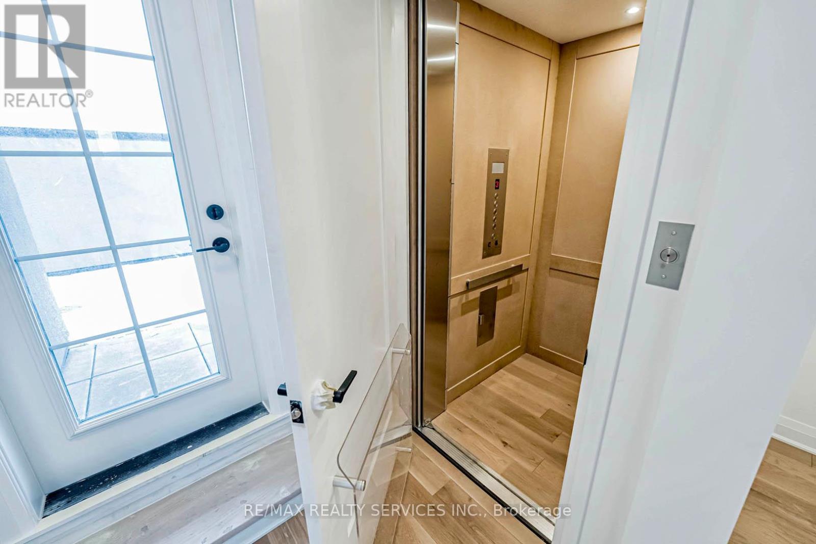 35 Alton Crescent, Vaughan, Ontario  L6S 3E7 - Photo 31 - N12973122