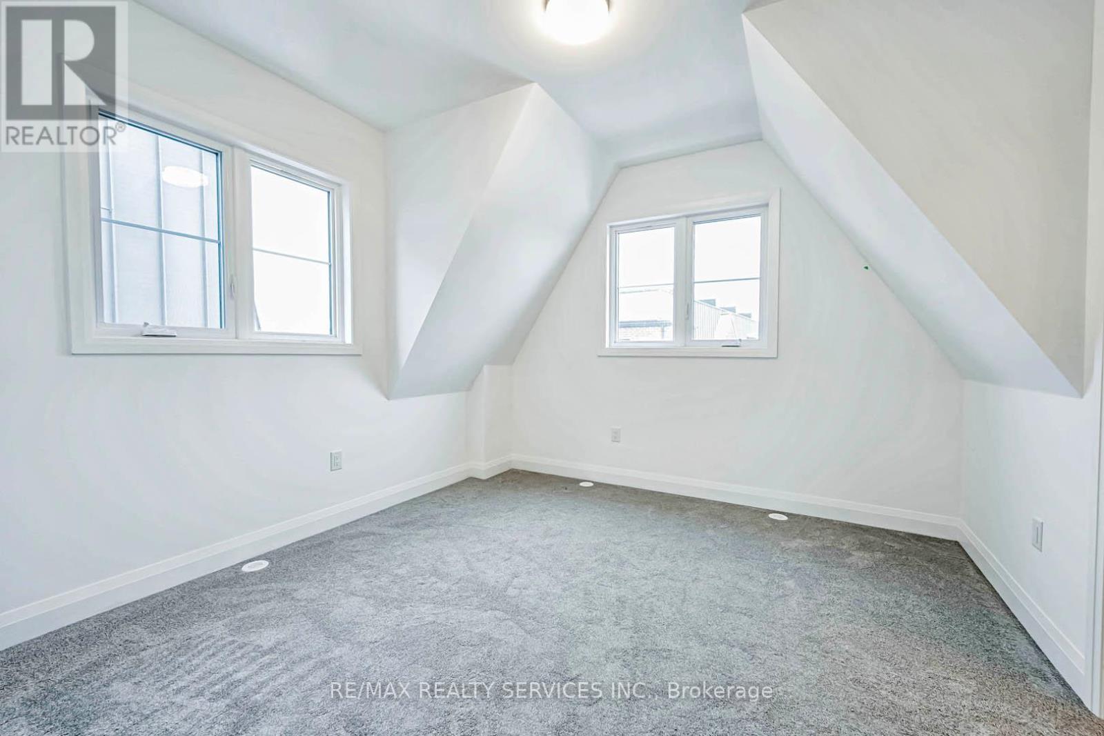 35 Alton Crescent, Vaughan, Ontario  L6S 3E7 - Photo 32 - N12973122