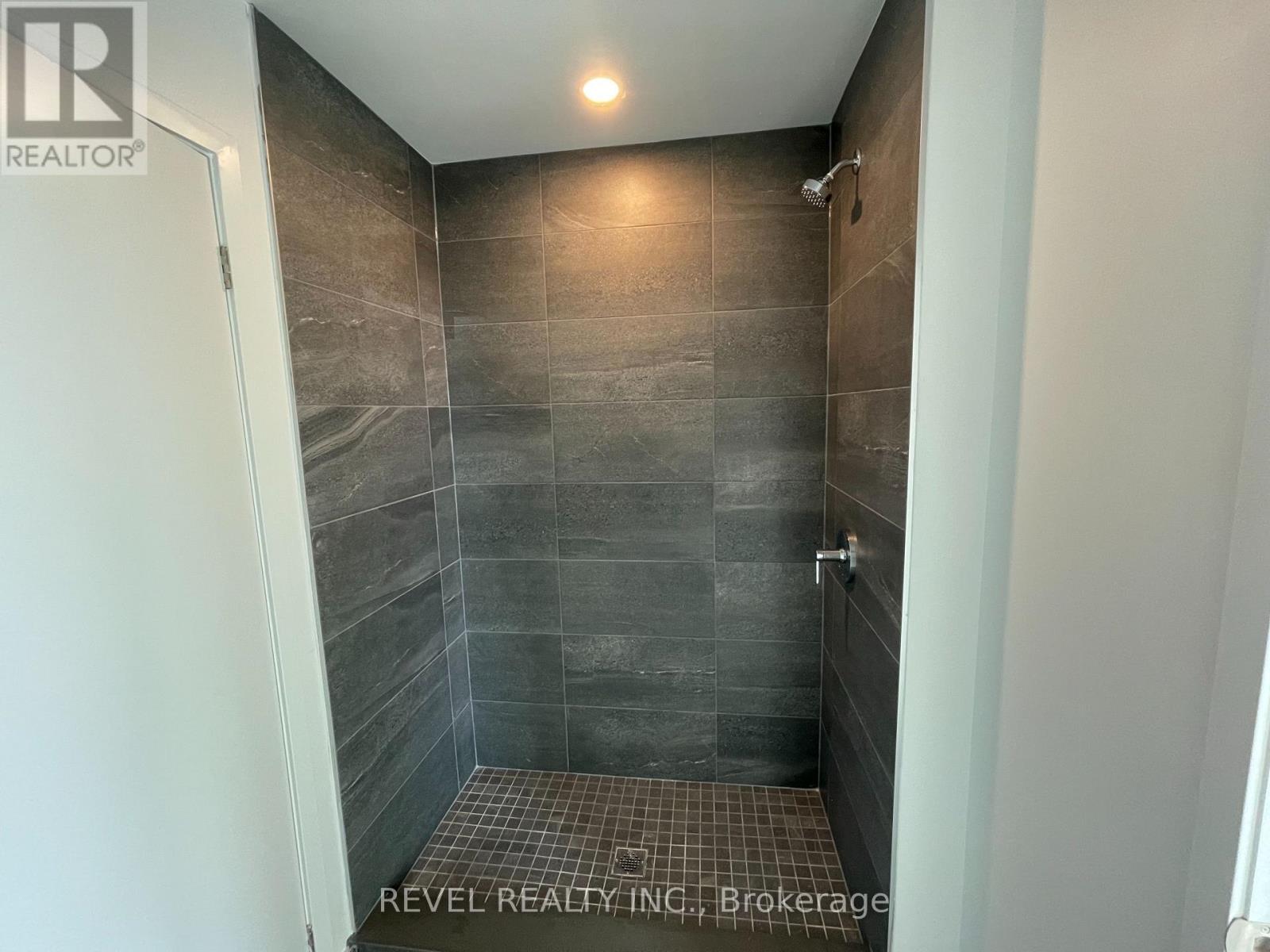 2910 - 39 Mary Street, Barrie, Ontario  L4N 1S9 - Photo 18 - S12984578