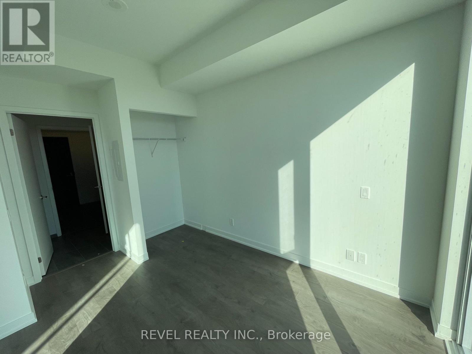 2910 - 39 Mary Street, Barrie, Ontario  L4N 1S9 - Photo 15 - S12984578