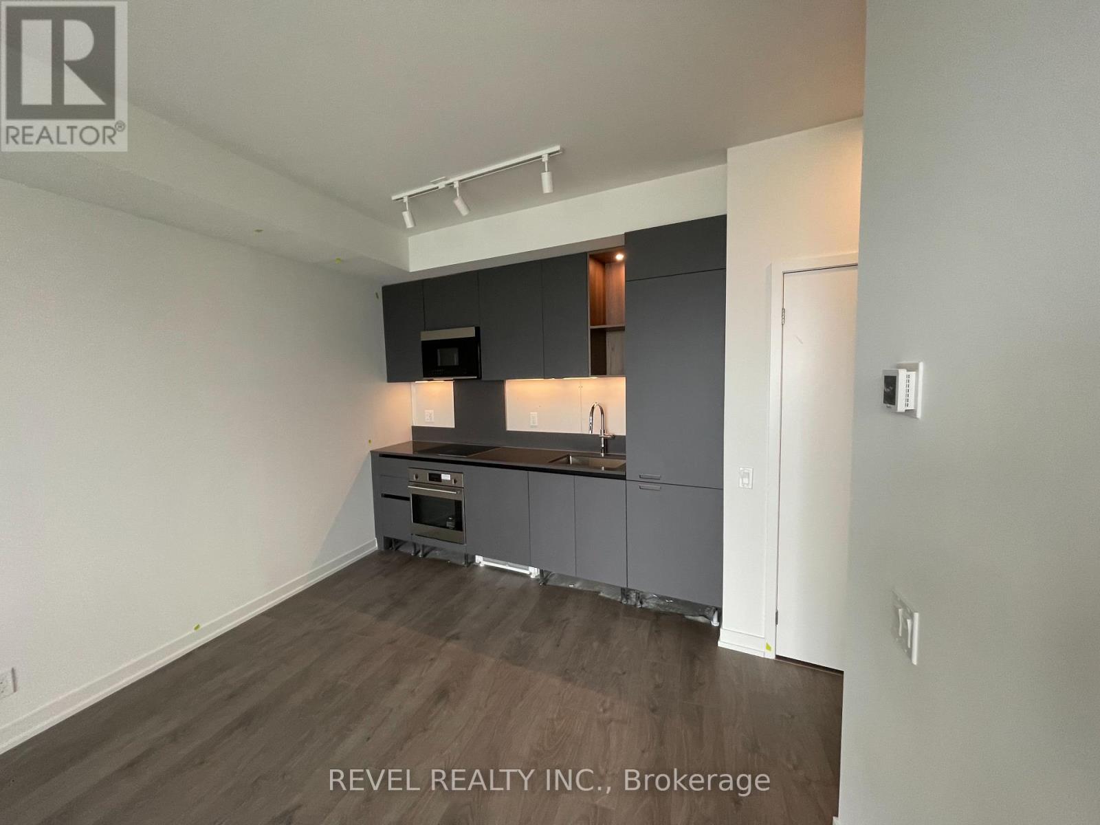 2910 - 39 Mary Street, Barrie, Ontario  L4N 1S9 - Photo 7 - S12984578