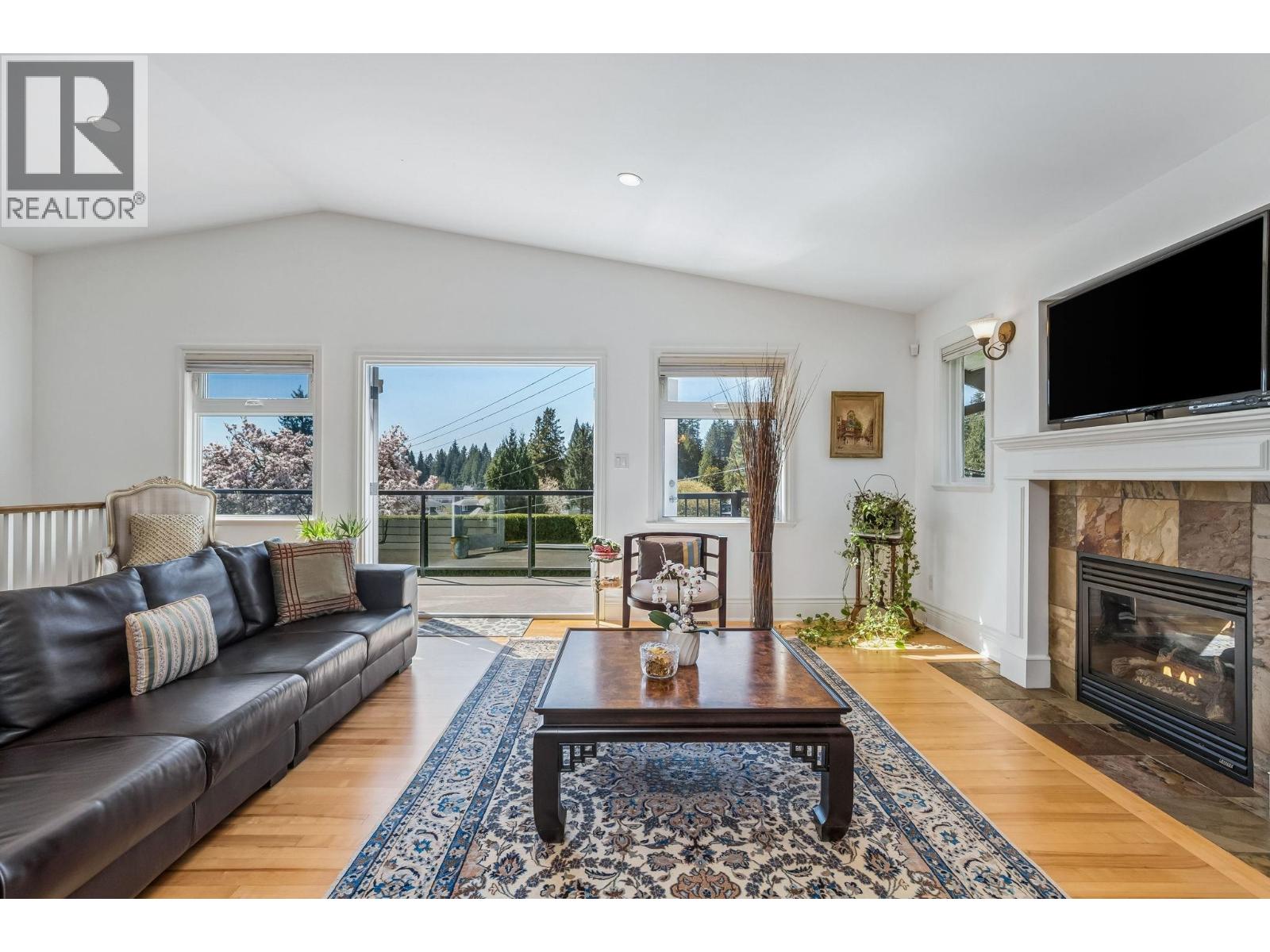 954 Tudor Avenue, North Vancouver, British Columbia  V7R 1X7 - Photo 7 - R3109875