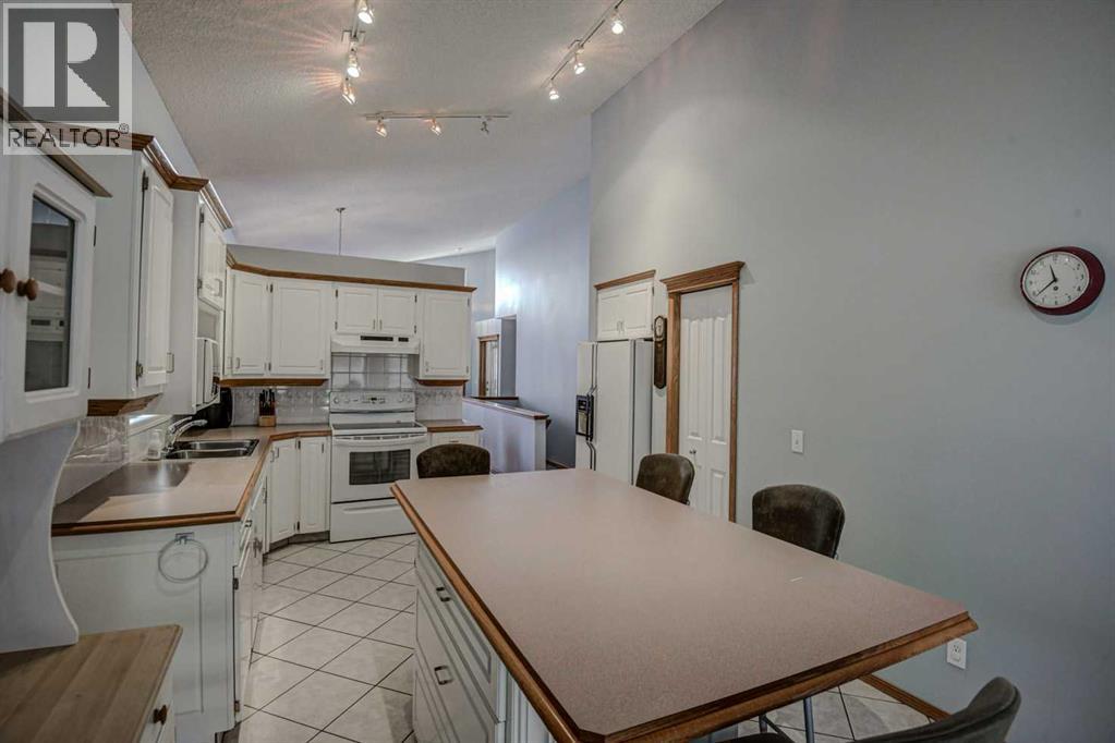 606 Diamond Court SE, Calgary, Alberta  T2J 7C8 - Photo 13 - A2298032