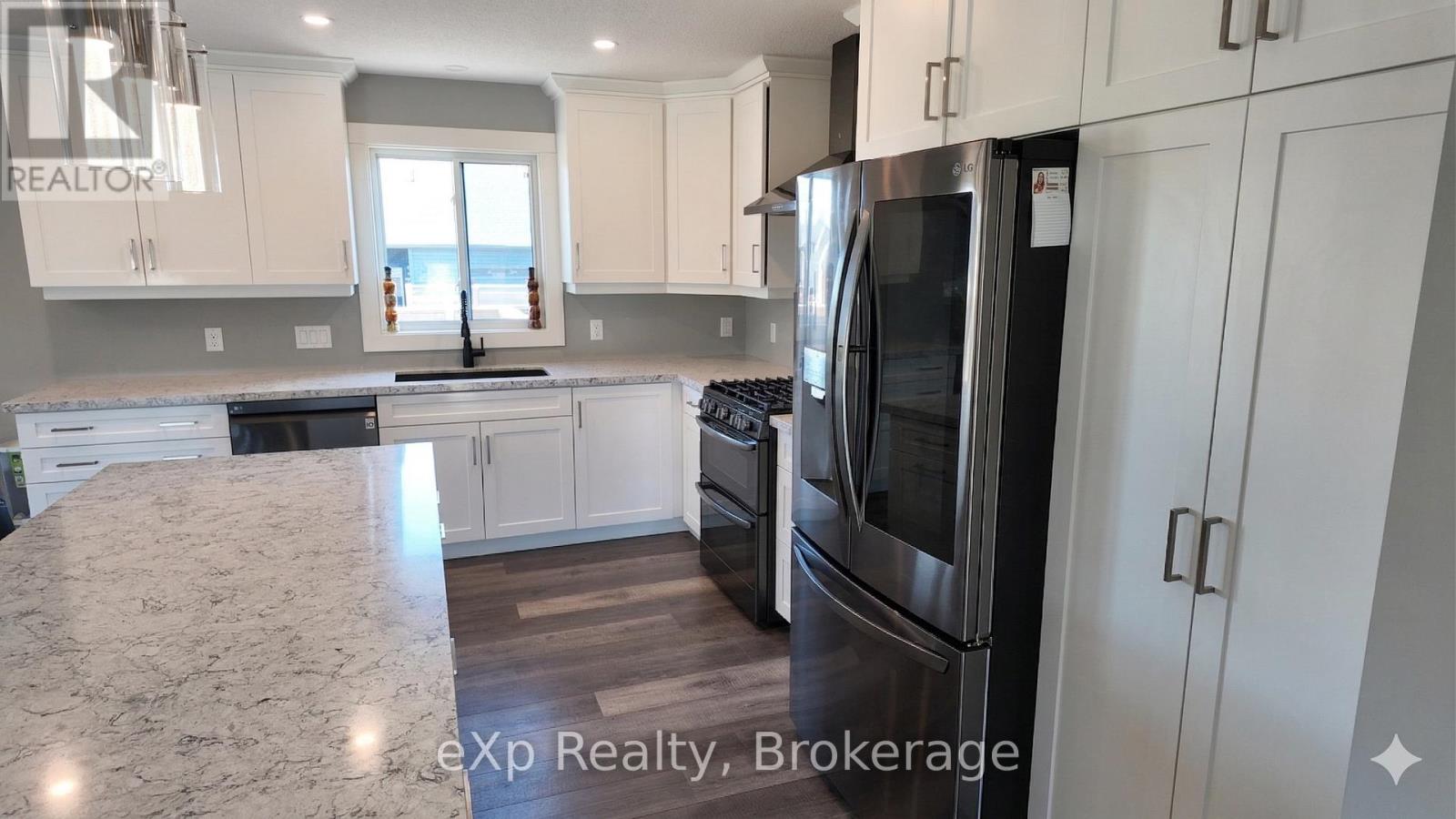 417 Buckby Lane, Saugeen Shores, Ontario  N0H 2C1 - Photo 4 - X12984806