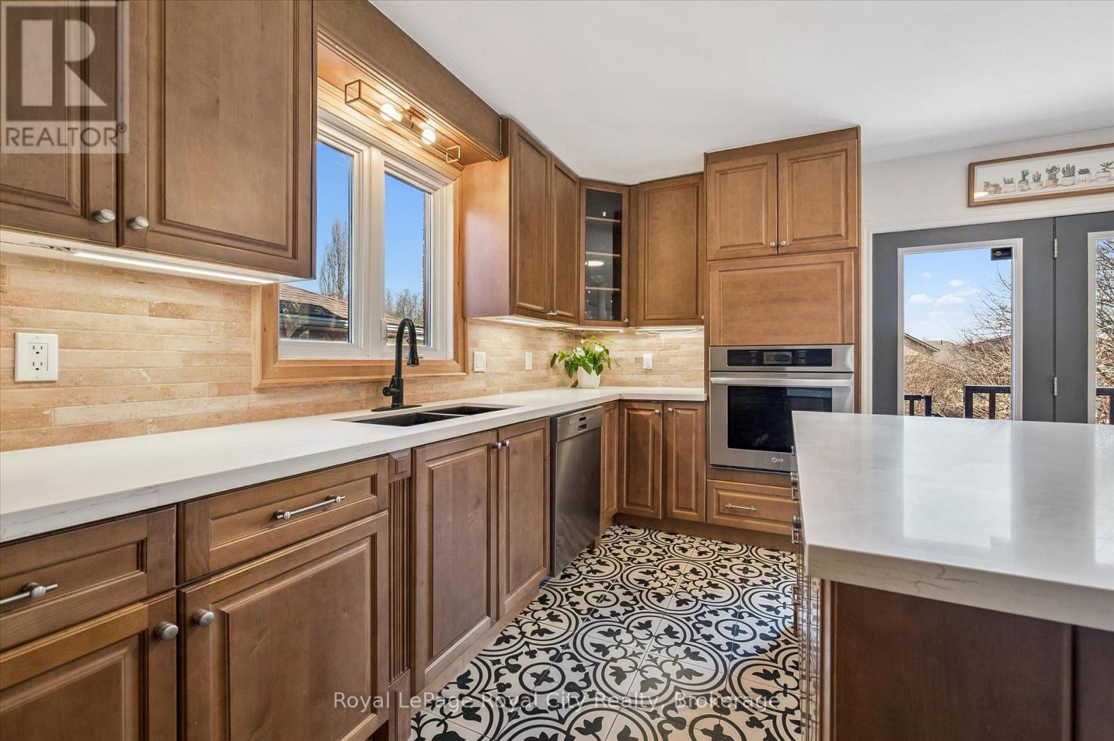 20 Darby Road, Guelph, Ontario  N1K 1R4 - Photo 12 - X12984856