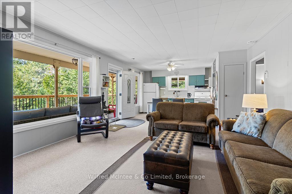 55 Thompson Avenue, Native Leased Lands, Ontario  N0H 2G0 - Photo 14 - X12984866