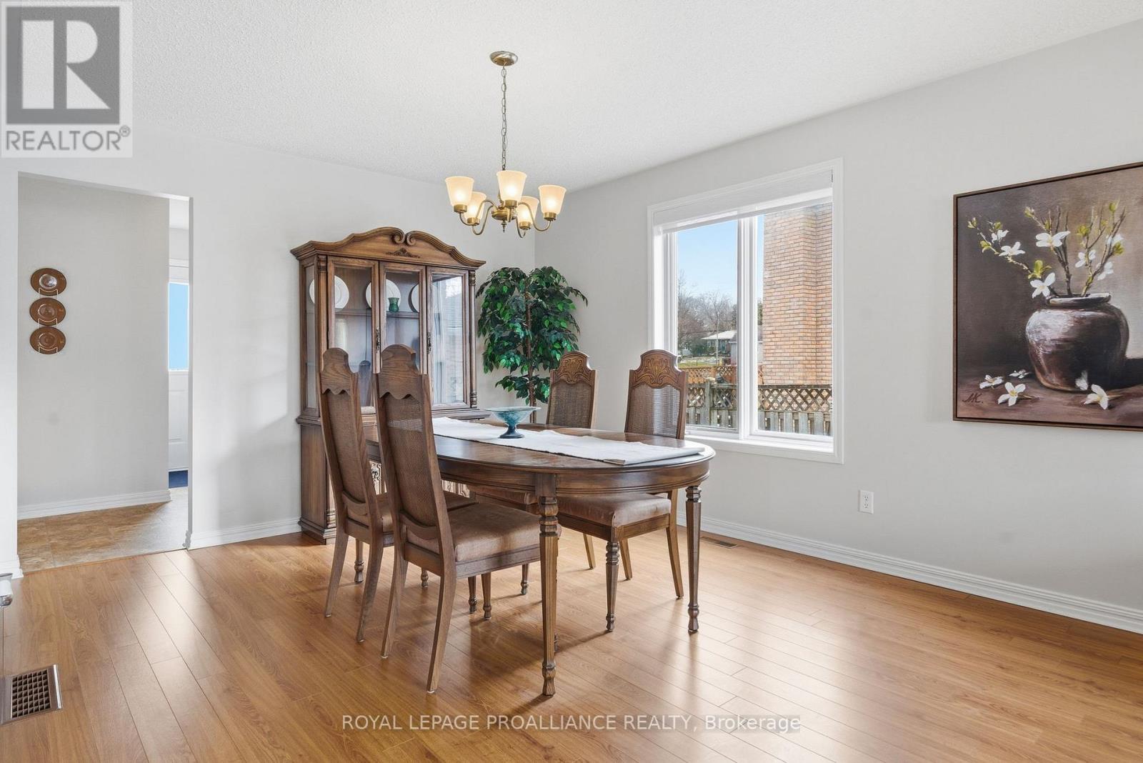 6 Thompson Court, Belleville, Ontario  K8P 5C3 - Photo 10 - X12984886