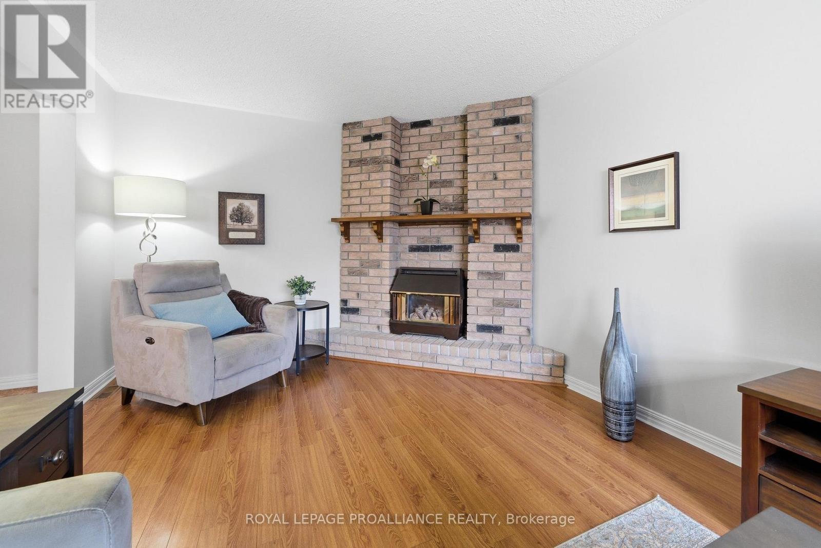 6 Thompson Court, Belleville, Ontario  K8P 5C3 - Photo 14 - X12984886