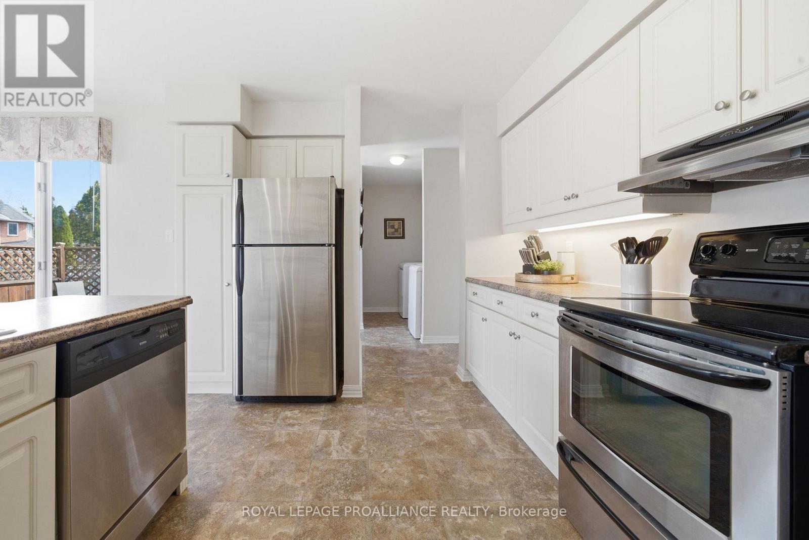 6 Thompson Court, Belleville, Ontario  K8P 5C3 - Photo 17 - X12984886