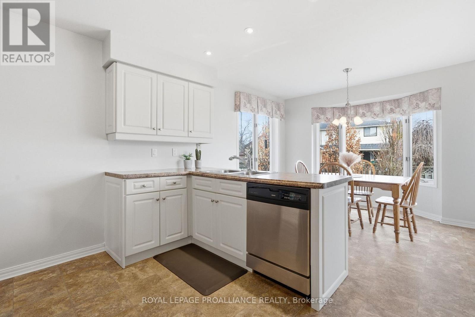 6 Thompson Court, Belleville, Ontario  K8P 5C3 - Photo 18 - X12984886