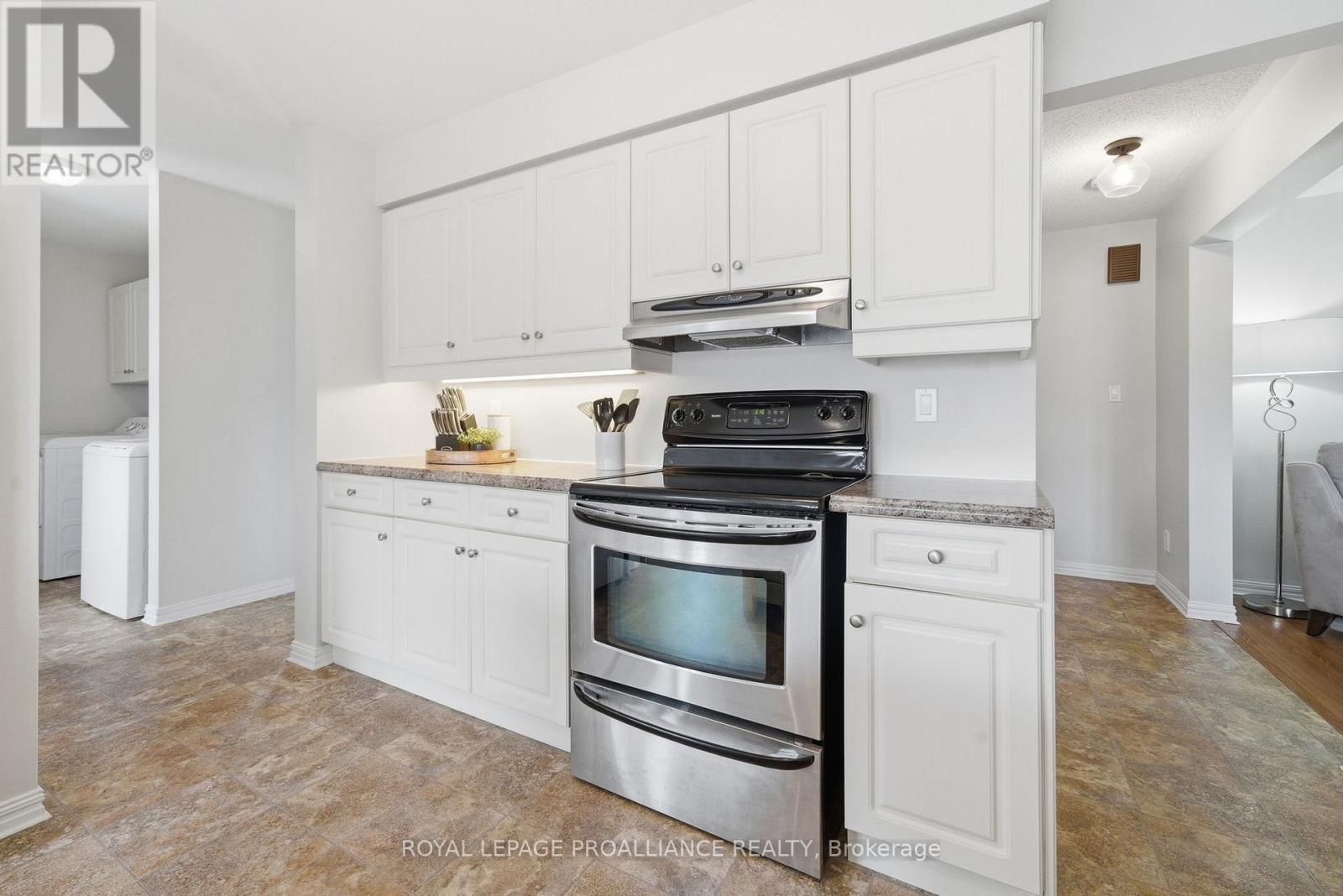 6 Thompson Court, Belleville, Ontario  K8P 5C3 - Photo 19 - X12984886