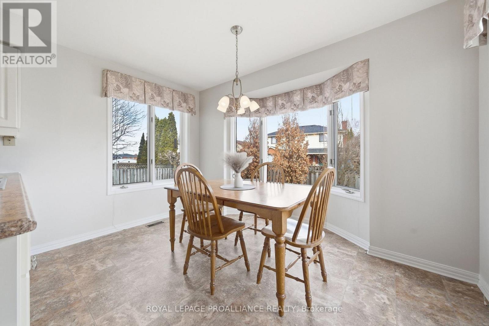 6 Thompson Court, Belleville, Ontario  K8P 5C3 - Photo 21 - X12984886