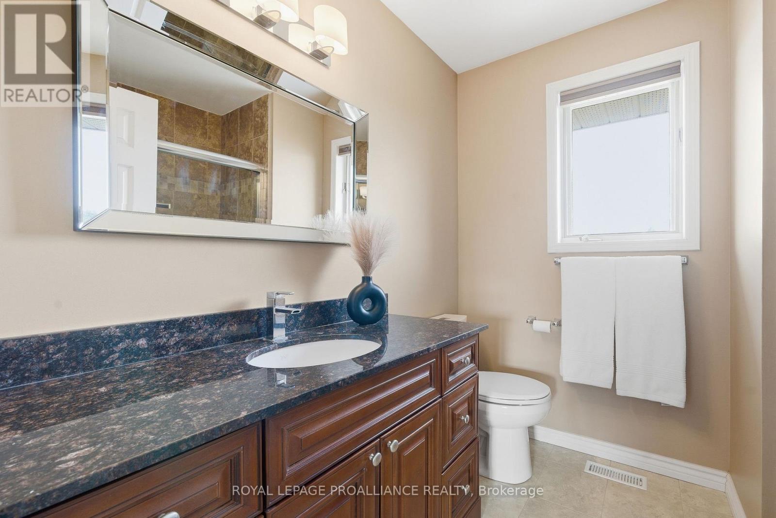 6 Thompson Court, Belleville, Ontario  K8P 5C3 - Photo 30 - X12984886