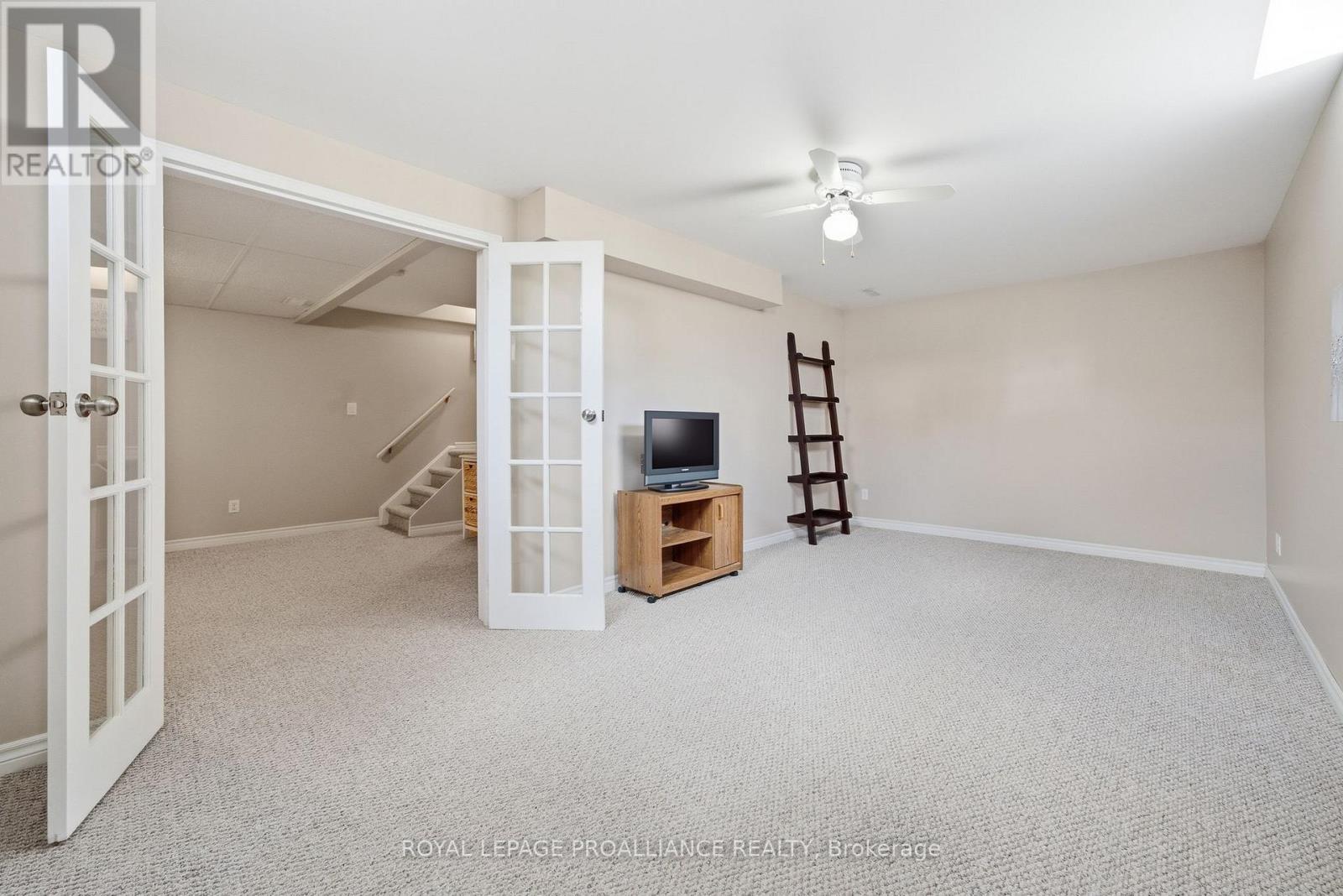 6 Thompson Court, Belleville, Ontario  K8P 5C3 - Photo 41 - X12984886