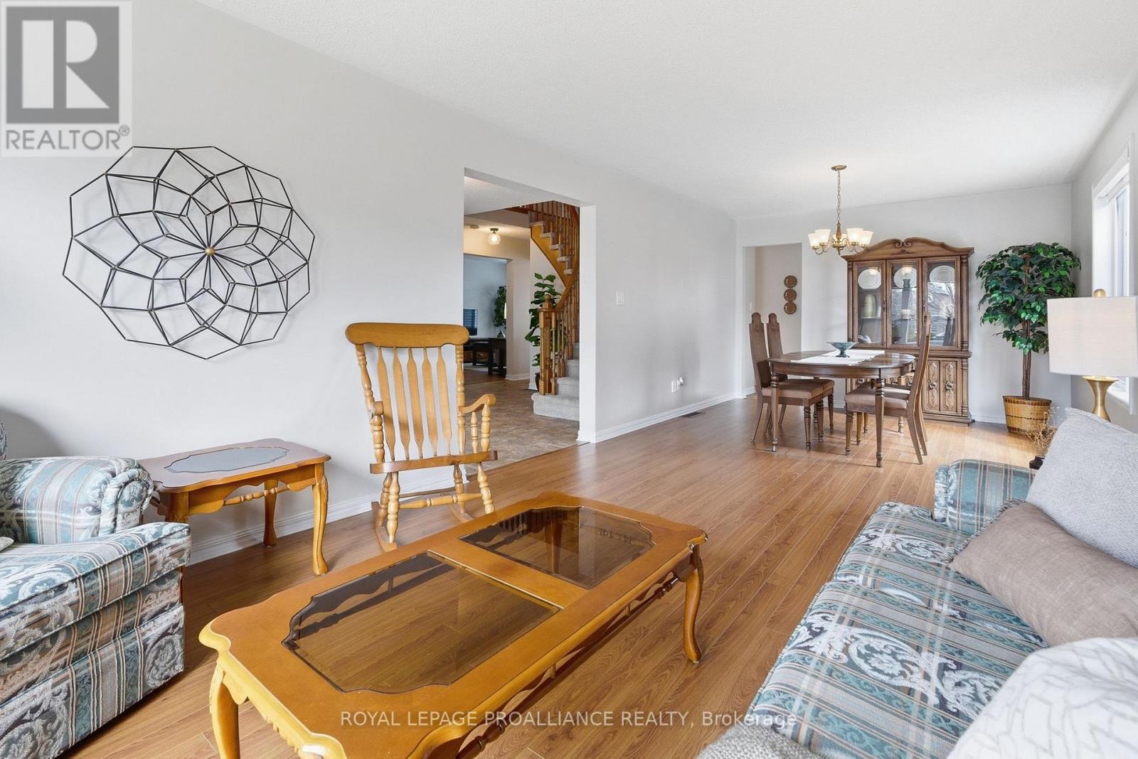 6 Thompson Court, Belleville, Ontario  K8P 5C3 - Photo 9 - X12984886