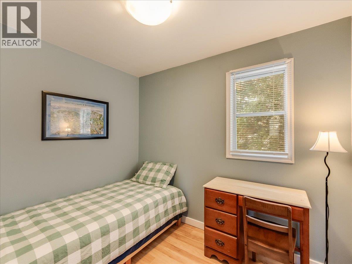 1522 Third Avenue, Trail, British Columbia  V1R 1P7 - Photo 13 - 10382832