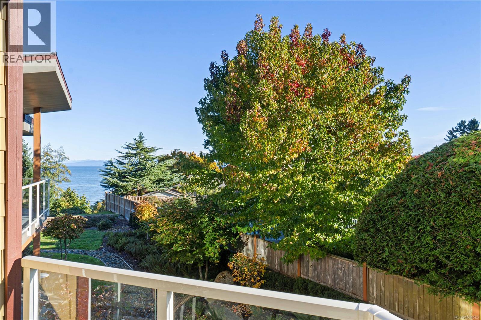 203 439 College Rd, Qualicum Beach, British Columbia  V9K 0B2 - Photo 4 - 1031520