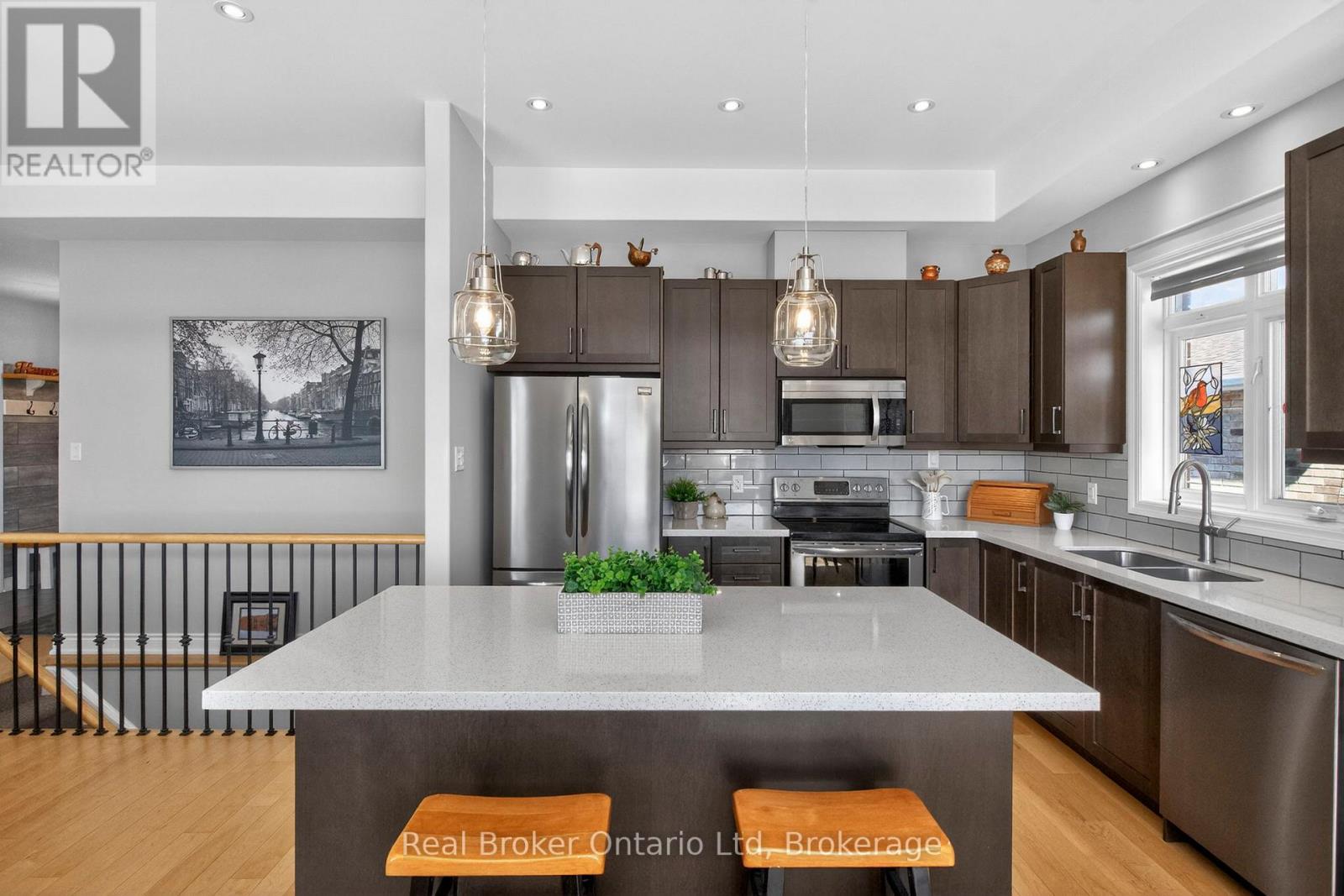 951 Stollar Place, Midland, Ontario  L4R 0A6 - Photo 8 - S12978136