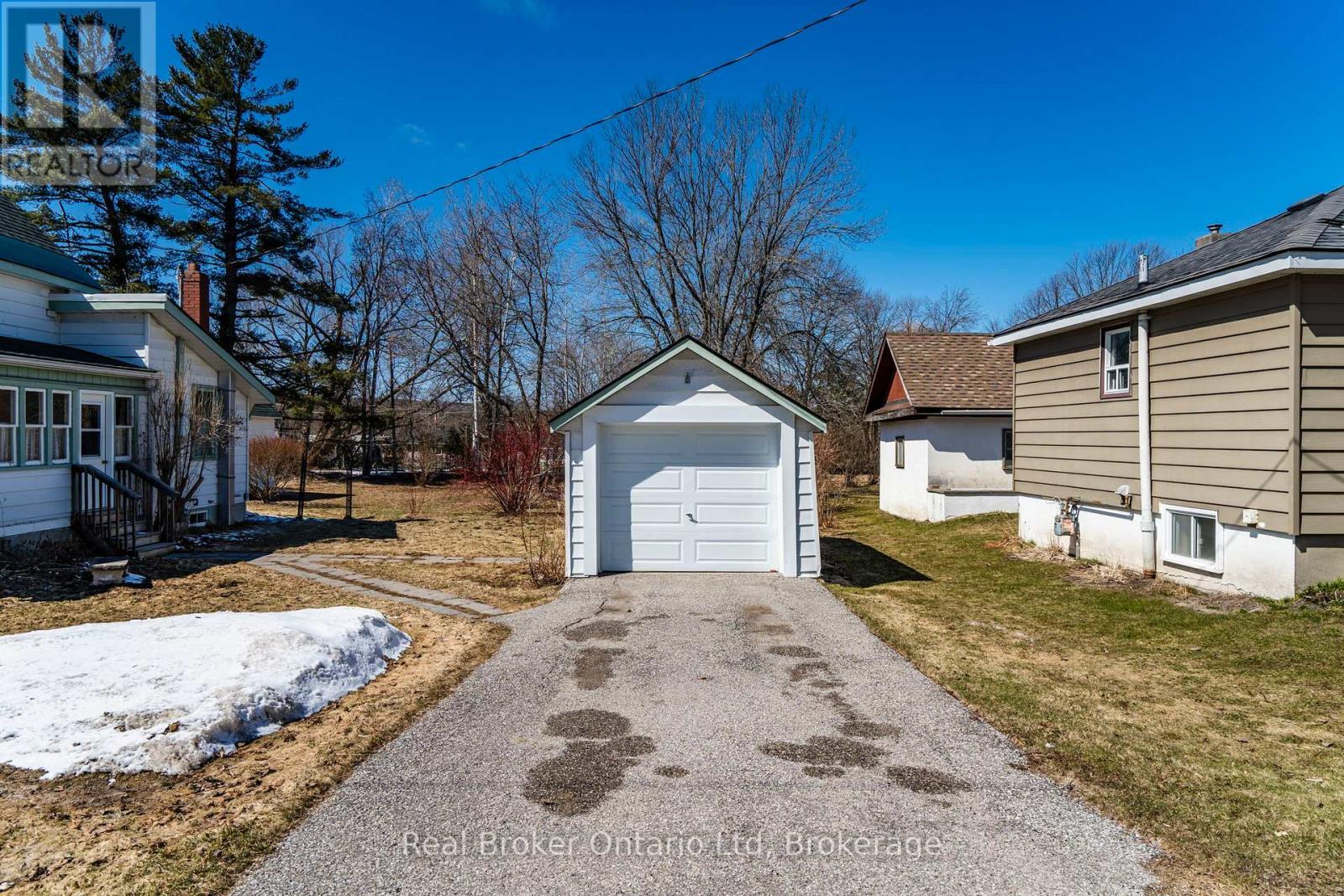 135 Poyntz Street, Penetanguishene, Ontario  L9M 1P5 - Photo 20 - S12978410