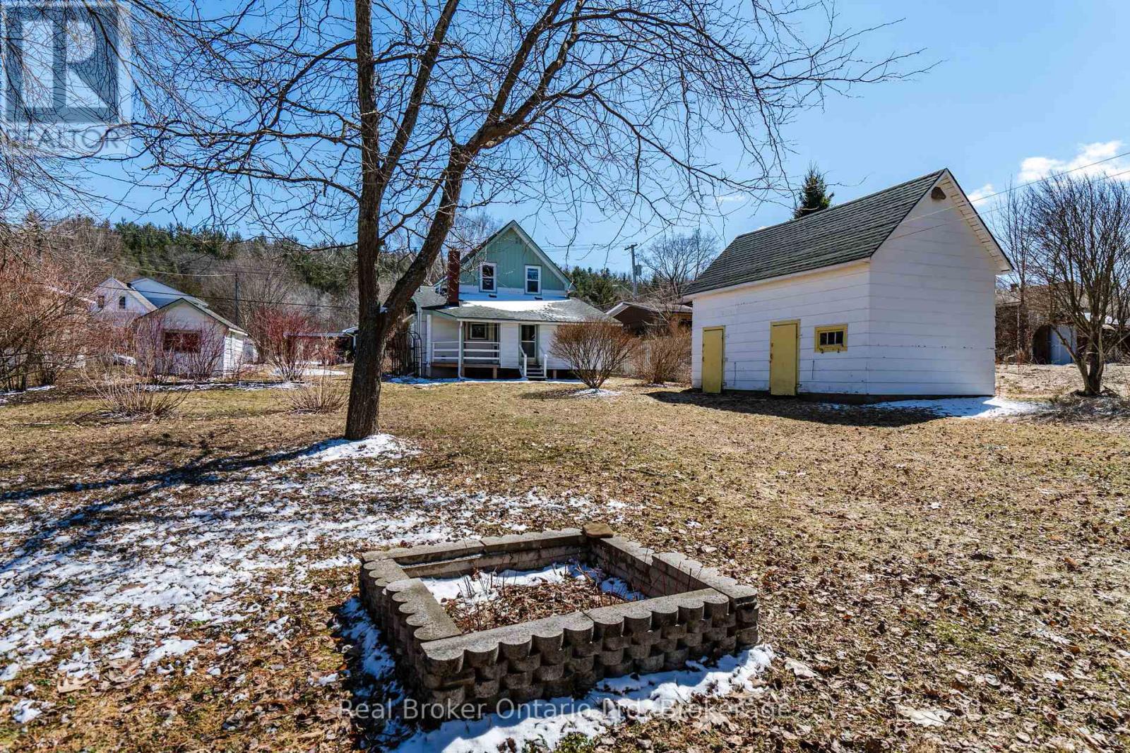 135 Poyntz Street, Penetanguishene, Ontario  L9M 1P5 - Photo 24 - S12978410