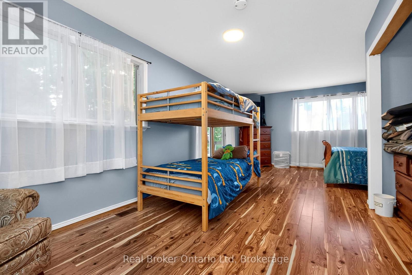 1950 Champlain Road, Tiny, Ontario  L9M 0B6 - Photo 13 - S12978522