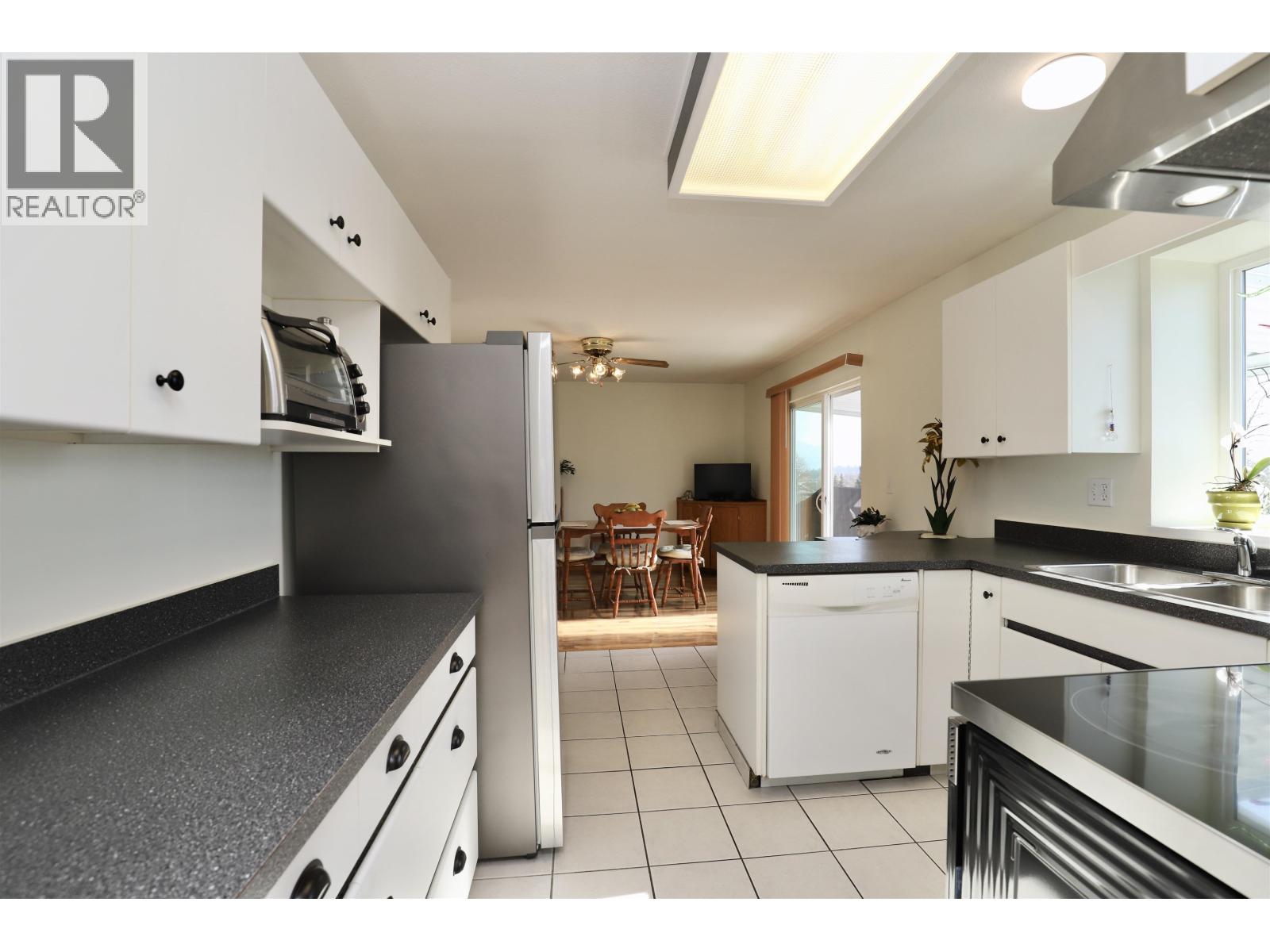 93 Warrick Street, Coquitlam, British Columbia  V3K 5L3 - Photo 6 - R3109807